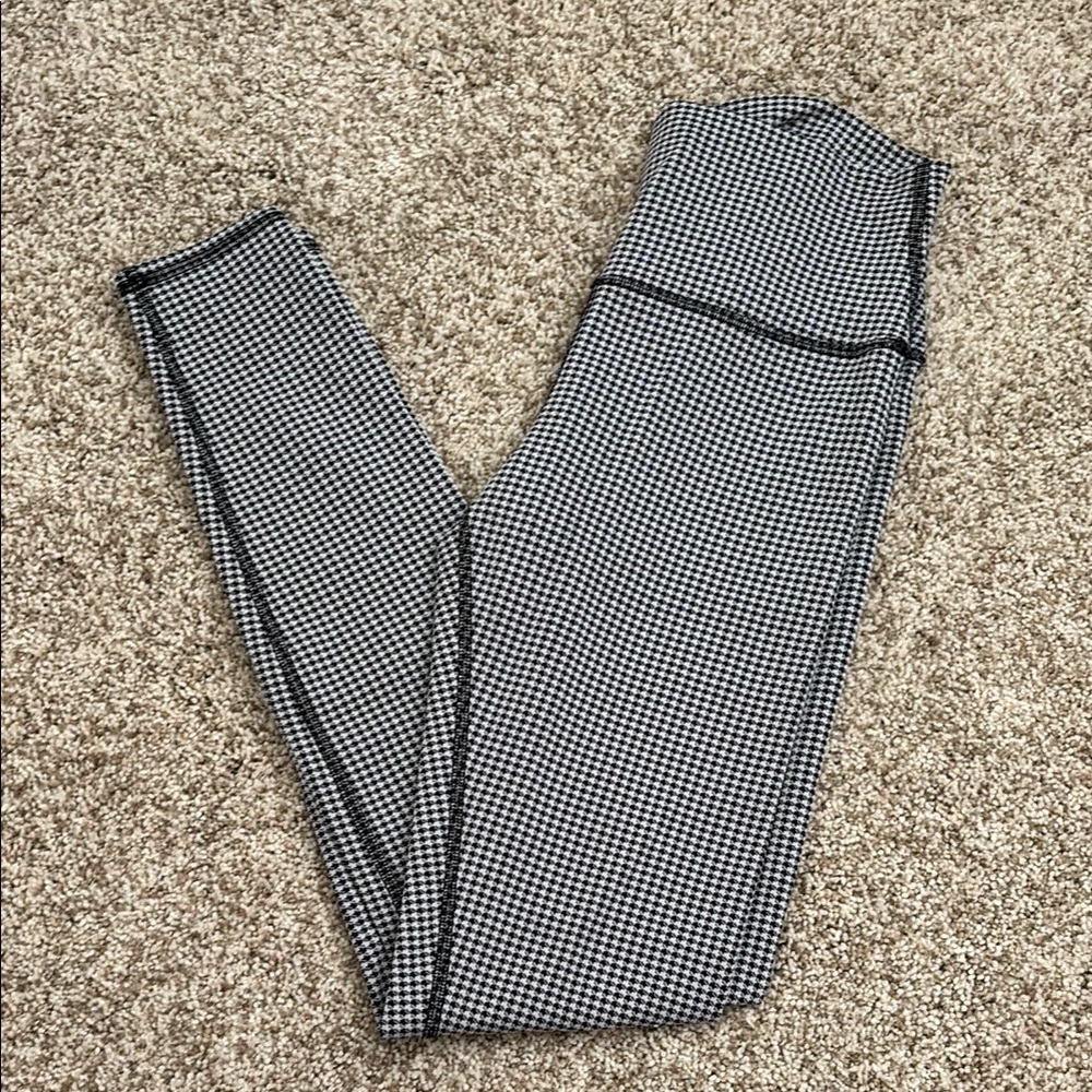 Black and White Houndstooth Leggings